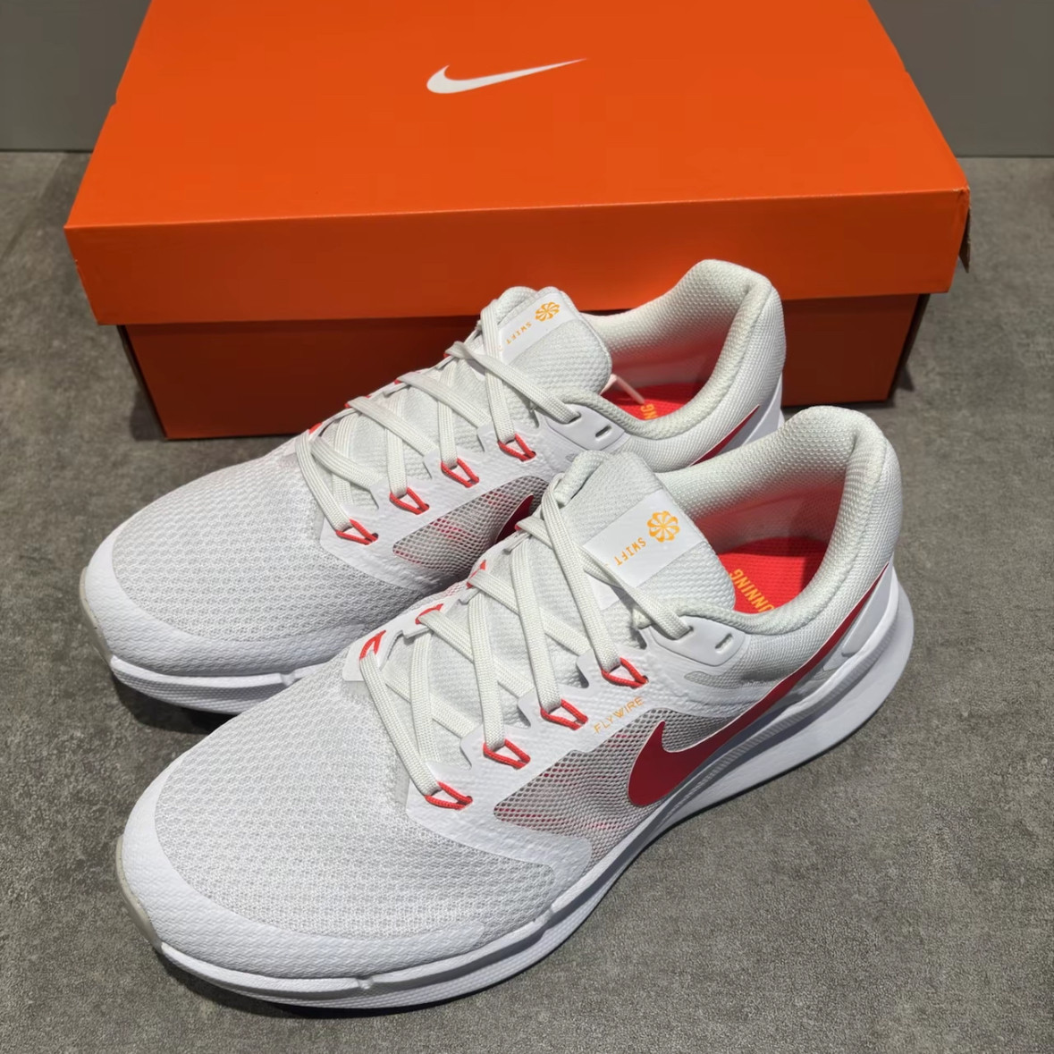 nike耐克男子NIKE RUN SWIFT 3男女同款运动训练跑步鞋DR2695-101