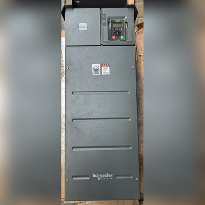 施耐德ATV610D90N4变频器95新成色 实价 议价