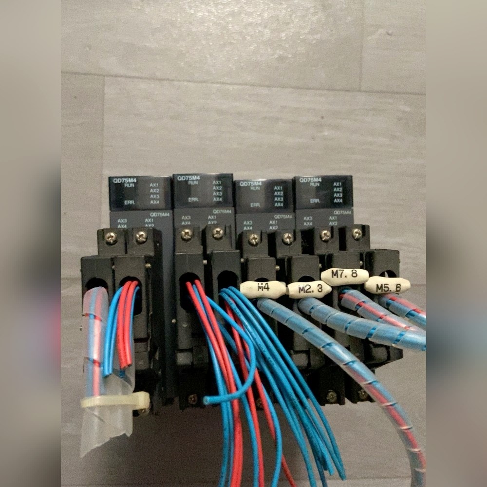 三菱原装模块QD75M4 功能完好包质量 议价