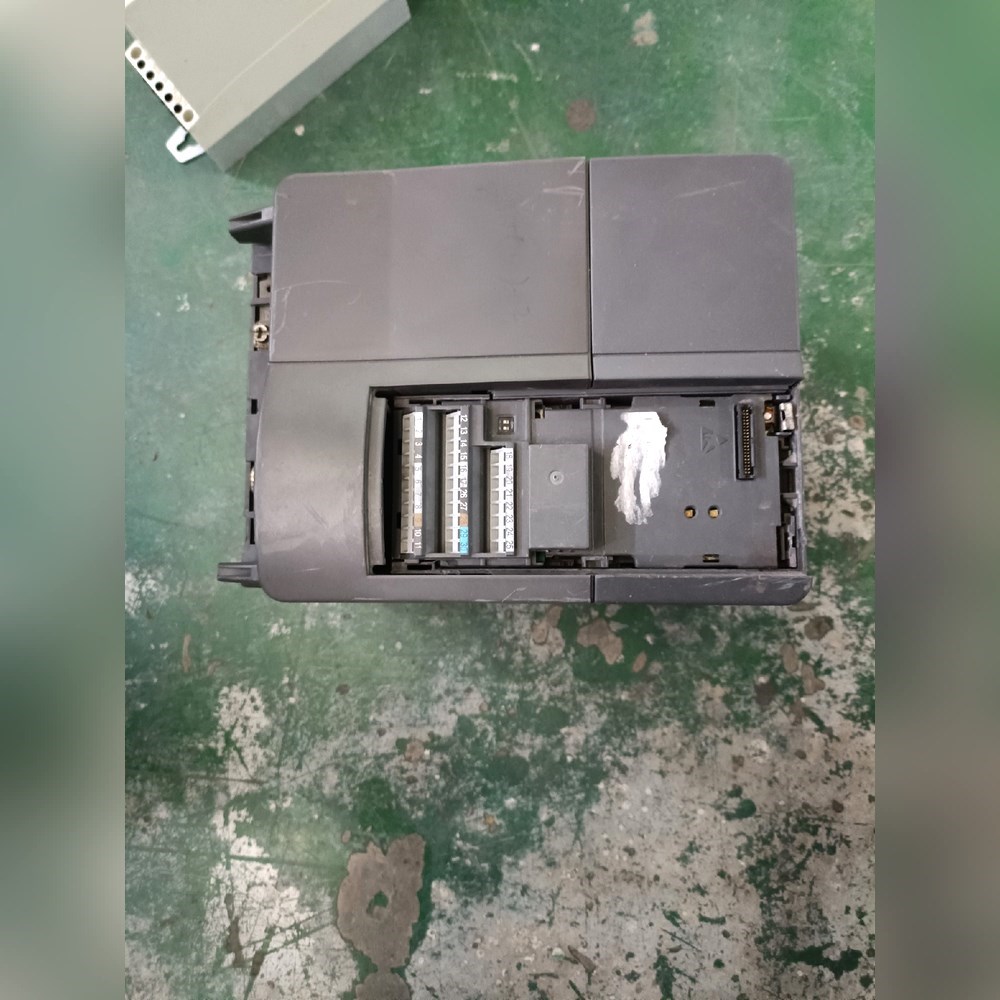 变频器 6SE6440-2UD27-5CA1 议价
