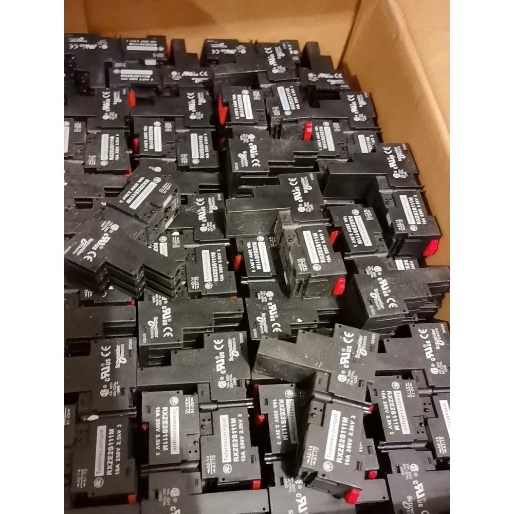 施耐德继电器座 RXZE2S111M 原装 工程剩余 议价