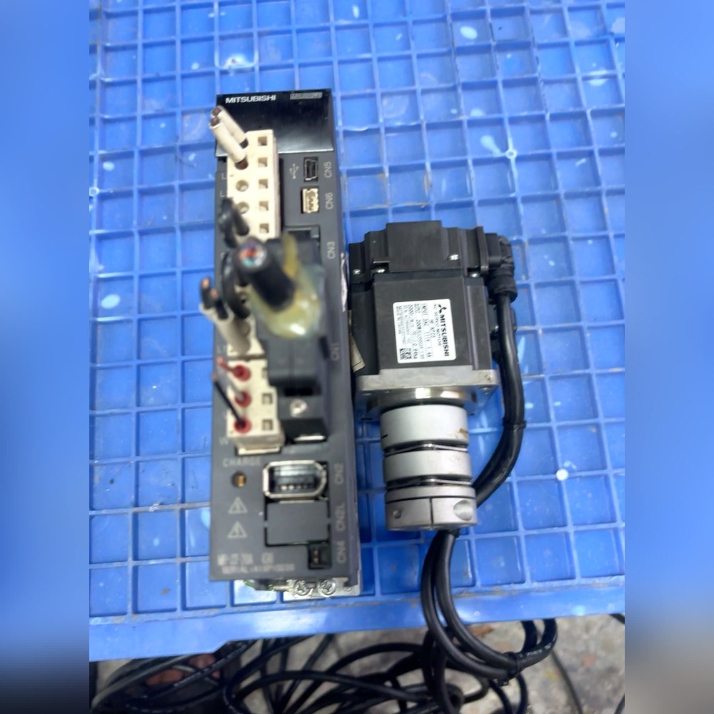 三菱MR-J3-20A.电机HF-kp23成色好功能 议价