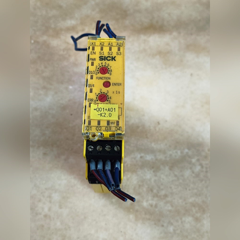 西克SICK安全继电器UE410-MU3T5现货实拍功能包好 议价