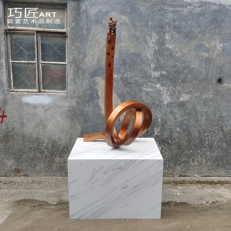 琼巴兰特斯的世俗精神雕塑金属抽象做旧装饰酒店大堂落地大摆件