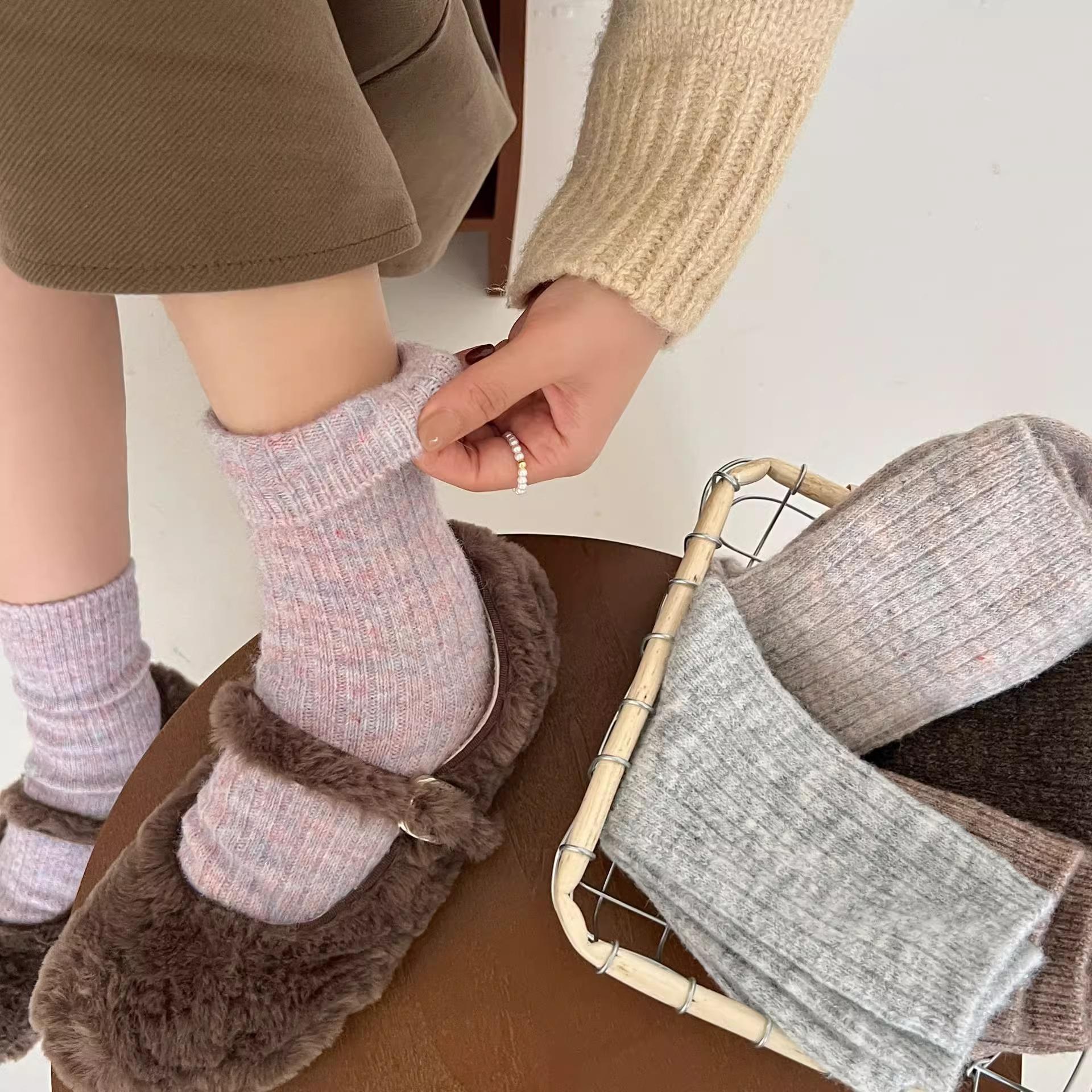 ins日系秋冬加厚羊绒袜杂色系粗线羊毛堆堆袜女韩国袜子女中筒袜