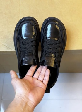 广州秋季欧货潮流极简男鞋头层牛皮休闲鞋舒适阿甘黑色板鞋63032D