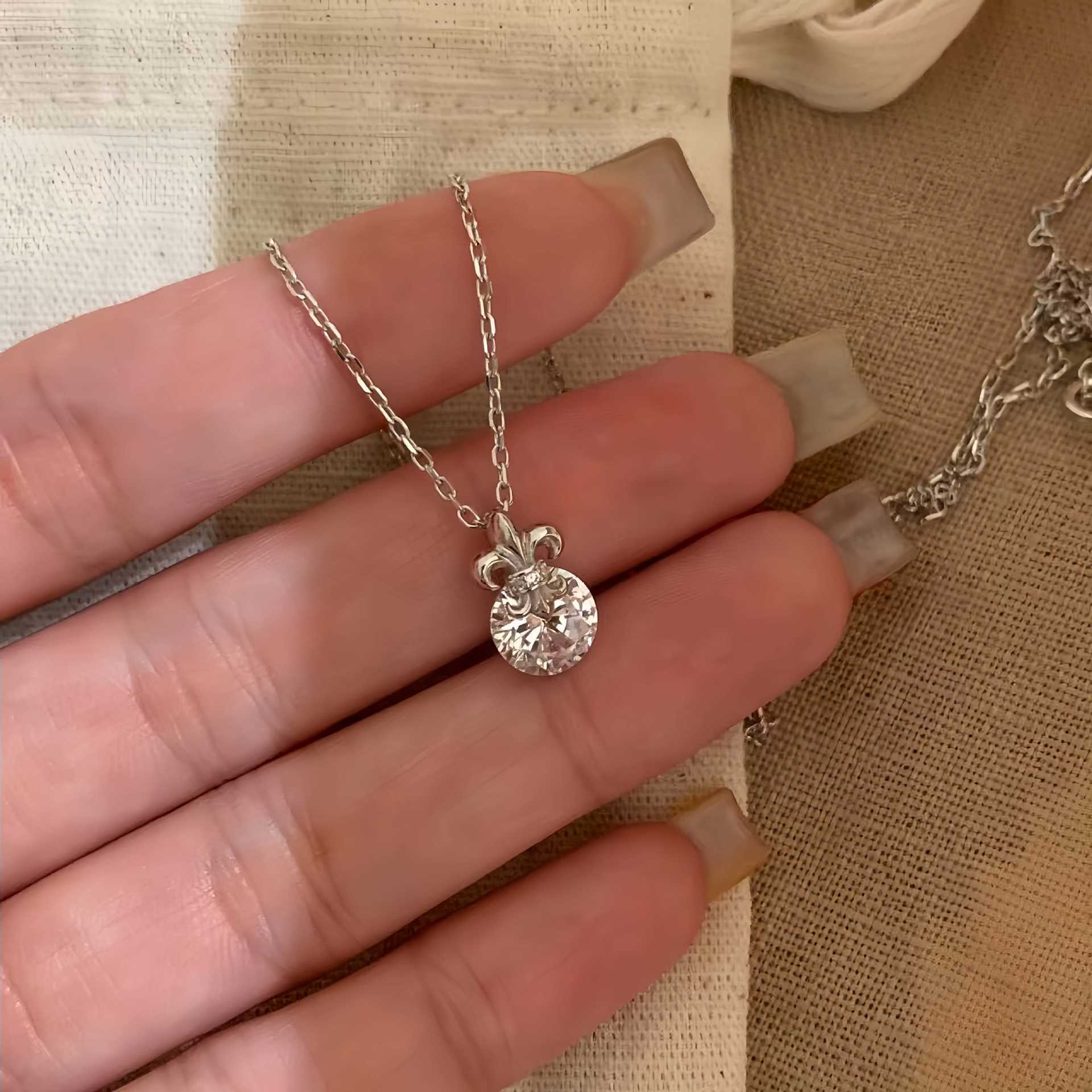 s925纯银鸢尾花单钻悬浮项链女时