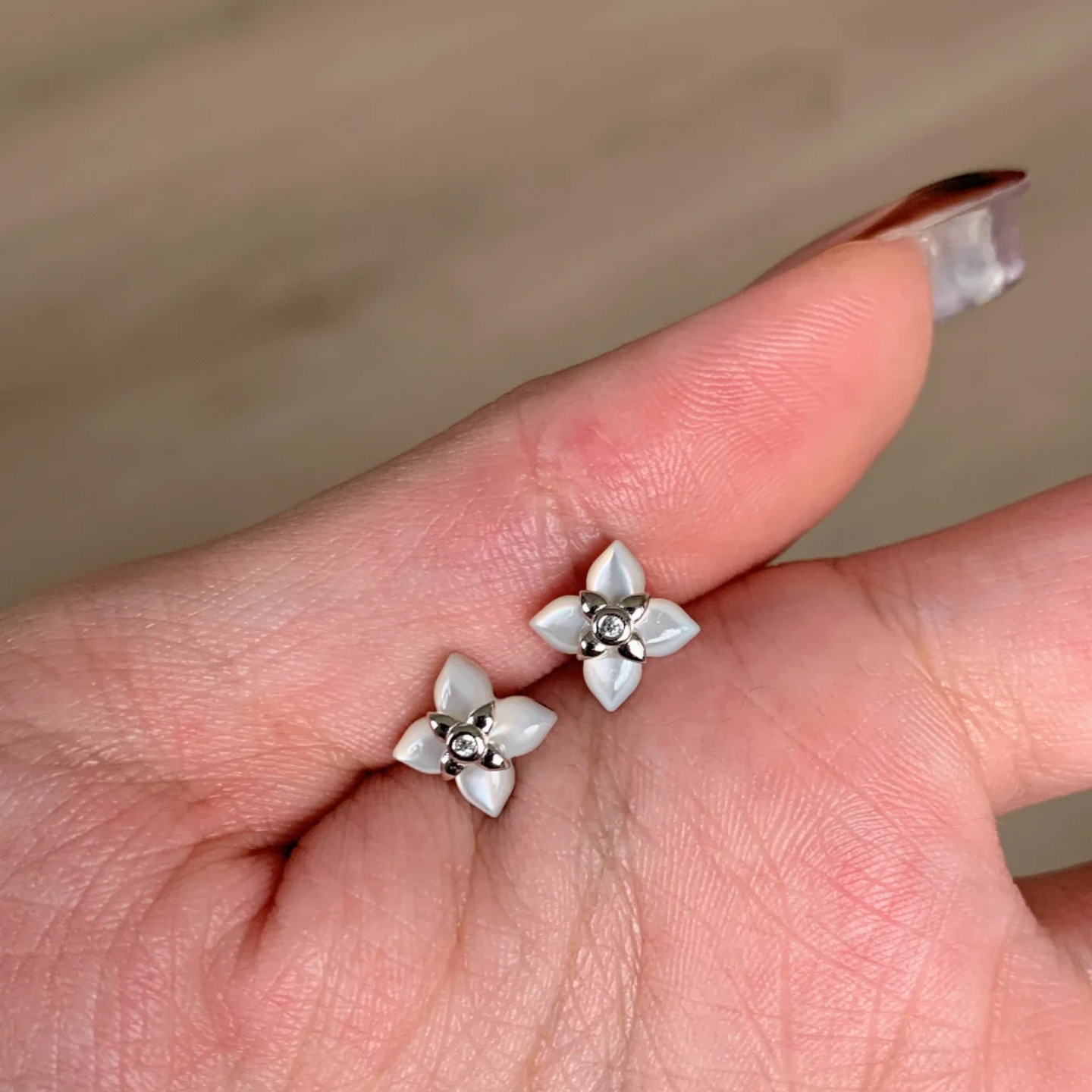 超mini仿贝母四叶草耳钉2025新爆款高级感轻奢耳环独特漂亮耳饰女,饰品/流行首饰/时尚饰品新,耳钉,淘宝优惠券,粉丝福利购,淘宝优惠卷