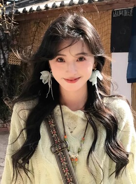 春日氛围感超仙花朵耳环2025新款爆款高级感薄荷绿海边度假风耳钉