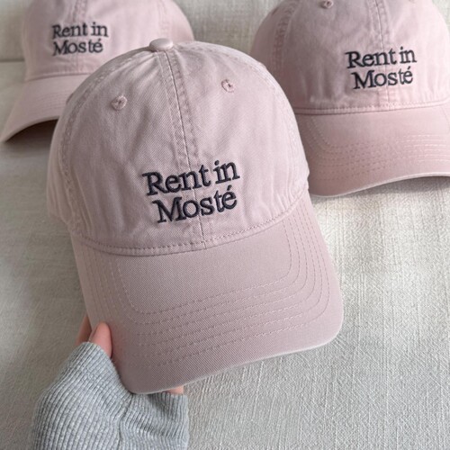 淡粉色字母棒球帽显脸小鸭舌帽女