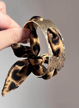 复古豹纹丝巾宽面手镯女独特手链