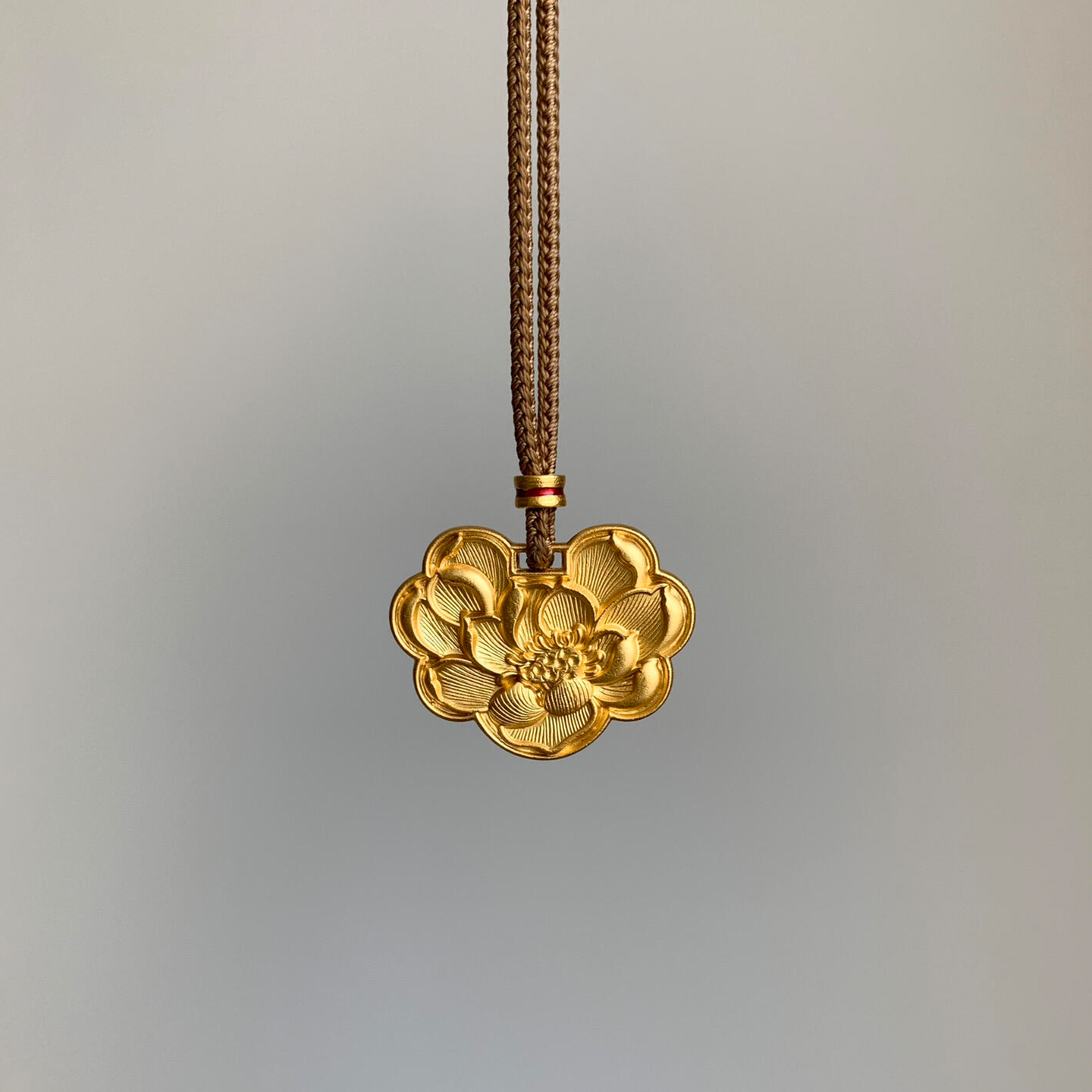 金色双面浮雕莲花毛衣链秋冬项链