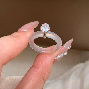 冰透仿玉髓素圈戒指女小众设计轻奢高级感2025新爆款情侣对戒指环
