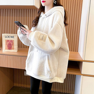 巨好看纯色羊羔绒加厚连帽外套女秋冬款大码胖mm宽松显瘦保暖上衣