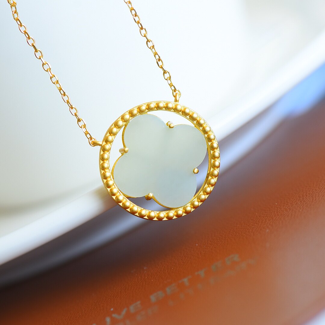 s925银镶和田玉四叶草自生链吊坠女生项链时尚小众饰品玉石配饰