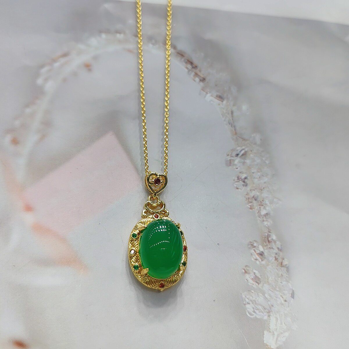 铜镶嵌玉髓精美时尚吊坠女生项链蛋面时尚百搭轻奢玉石配件饰品