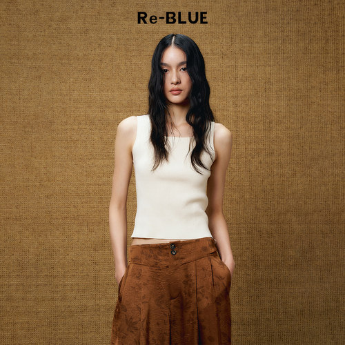 百搭莱赛尔纤维方领针织打底衫