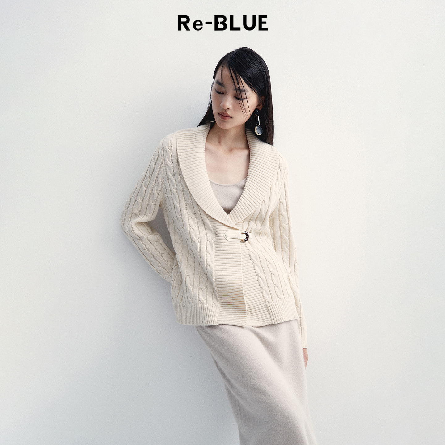 Re-BLUE轻奢优雅女装翻领绞花牛角扣羊毛针织开衫气质收腰外套秋