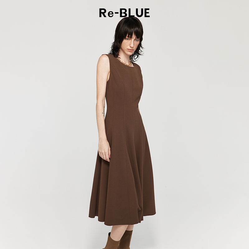 优雅圆领收腰大裙摆连衣裙