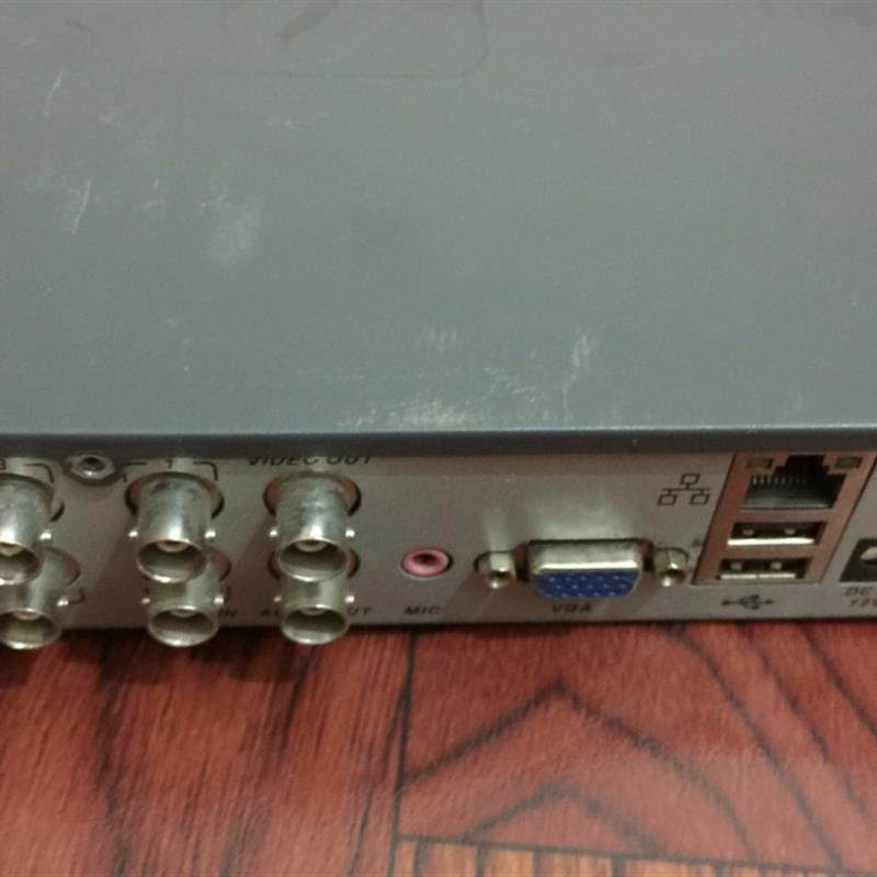 二手原装嵌入式4路 HB-7004L 4路数字硬盘录像机上海现货