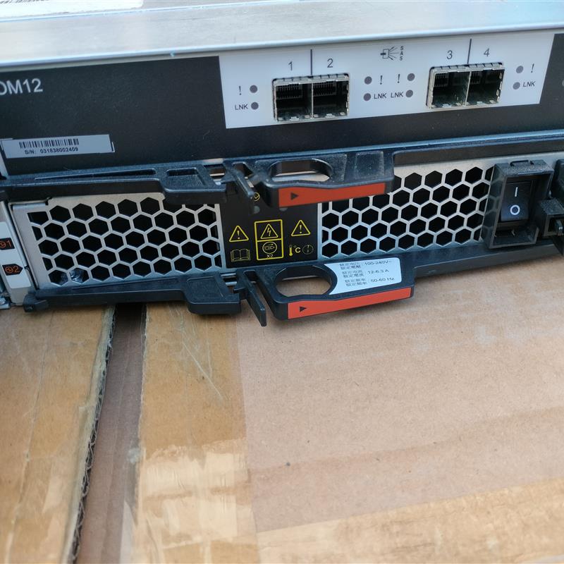 Netapp IOM12 111-02850 111-02850+C3/C4/C8控制器模块 DS212C