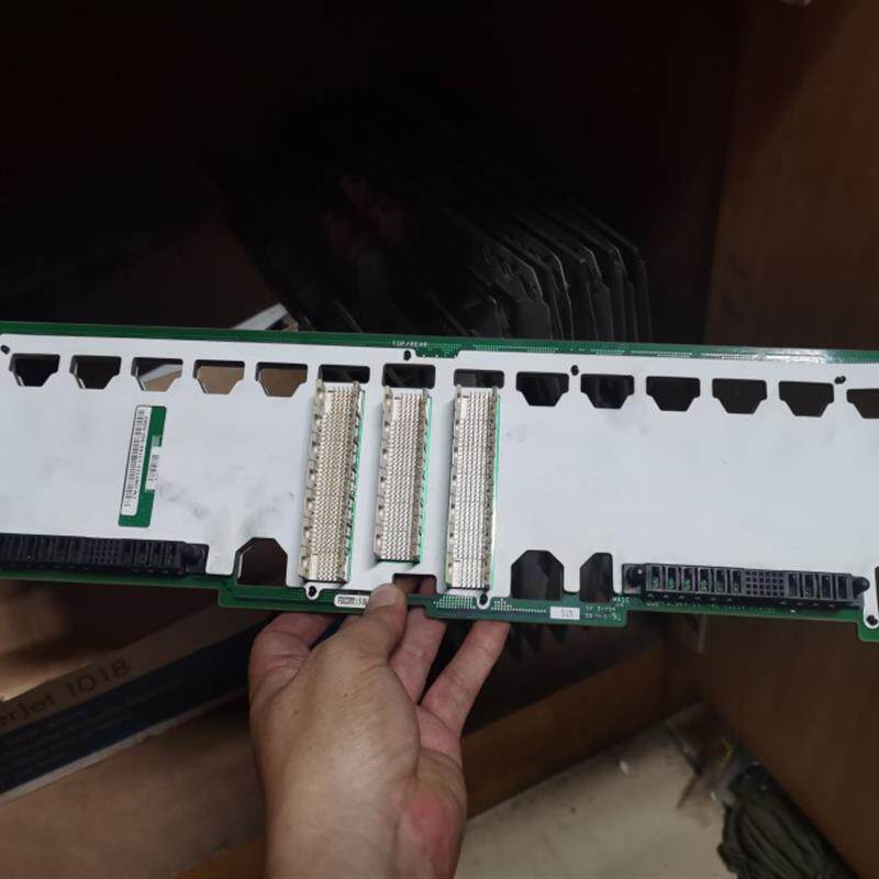 戴尔 PowerVault 220s SCSI背板SCSI硬盘背板 nh323