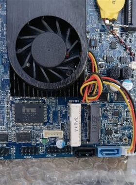 OEM 1037U 2COM  C1037U-V NTX  广告机一体机 17*17 超薄