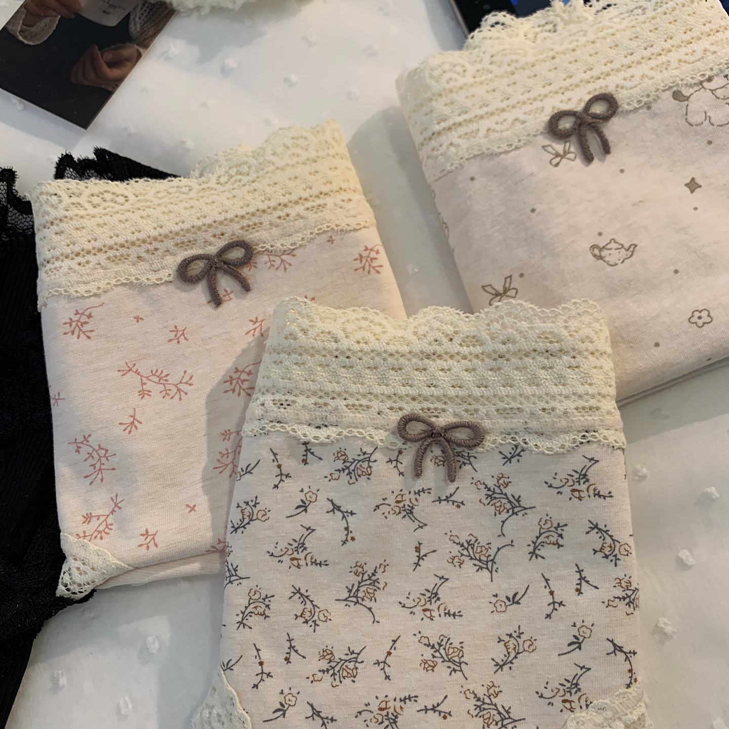 少女甜美蕾丝边软糯三角裤