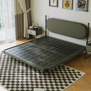 2025新款 罗马柱中古风复古绿色软包双人主卧1.8米碳素钢架悬浮床