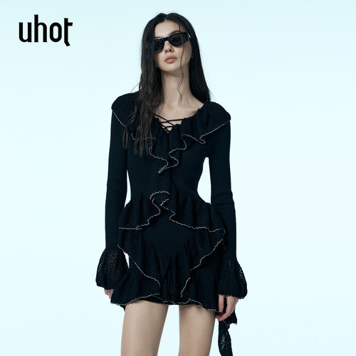 黑色毛织连荷叶领连衣裙