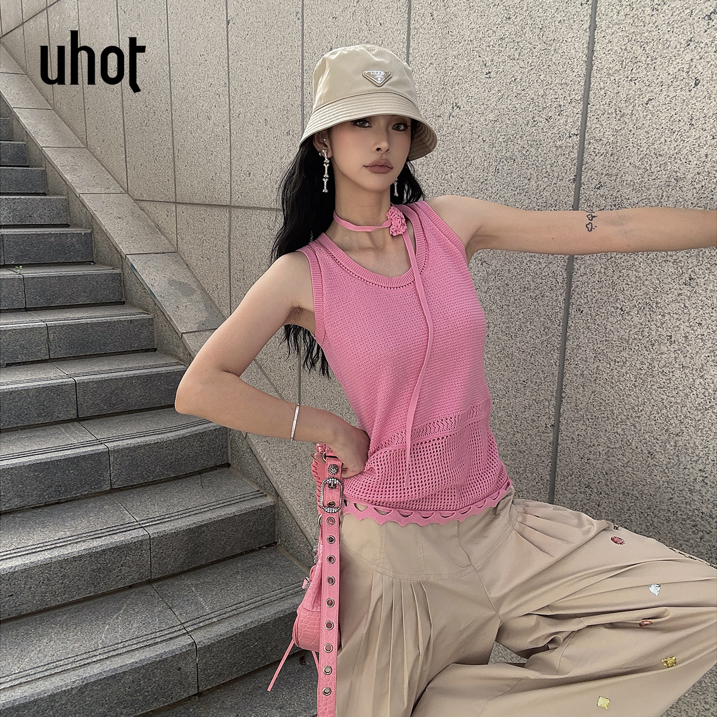 UHOT镂空钩花波浪边圆领背心