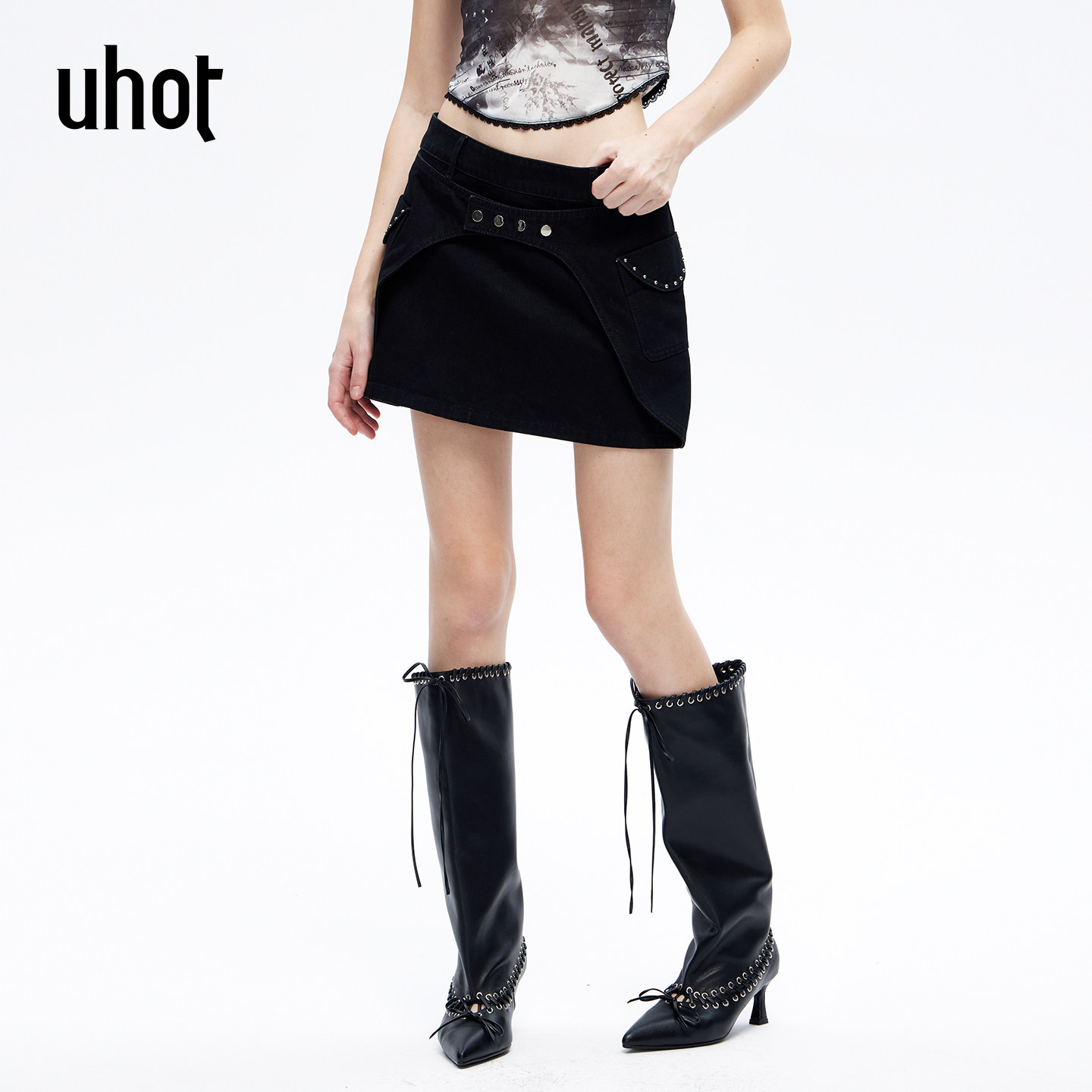 uhot/诱货26夏黑/白牛仔机能风短裙高腰A字裙流光甜酷风UWLR1Q482
