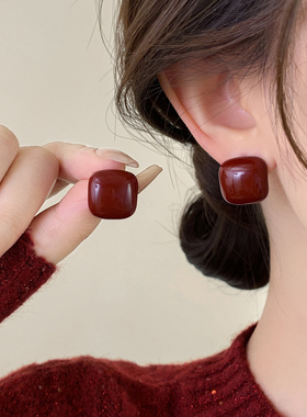 酒红色方形滴釉耳钉女2026新款爆款高级感纯银针耳环轻奢时尚耳饰