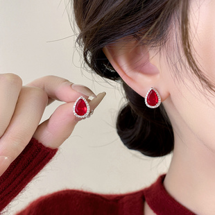 轻奢红色锆石水滴耳钉女2026年新款爆款纯银针耳环时尚高级感耳饰
