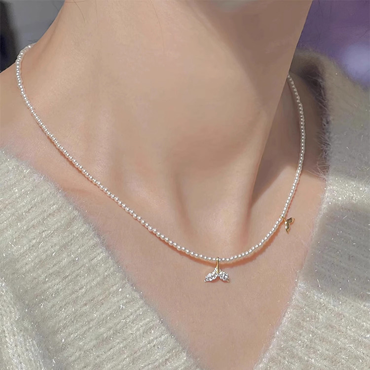 小众鱼尾珍珠吊坠项链女简约高级感2026新款爆款锁骨链小米珠颈链
