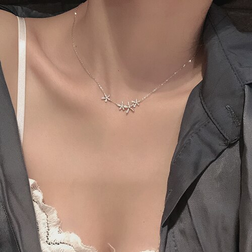伊灿水钻花朵吊坠项链女轻奢