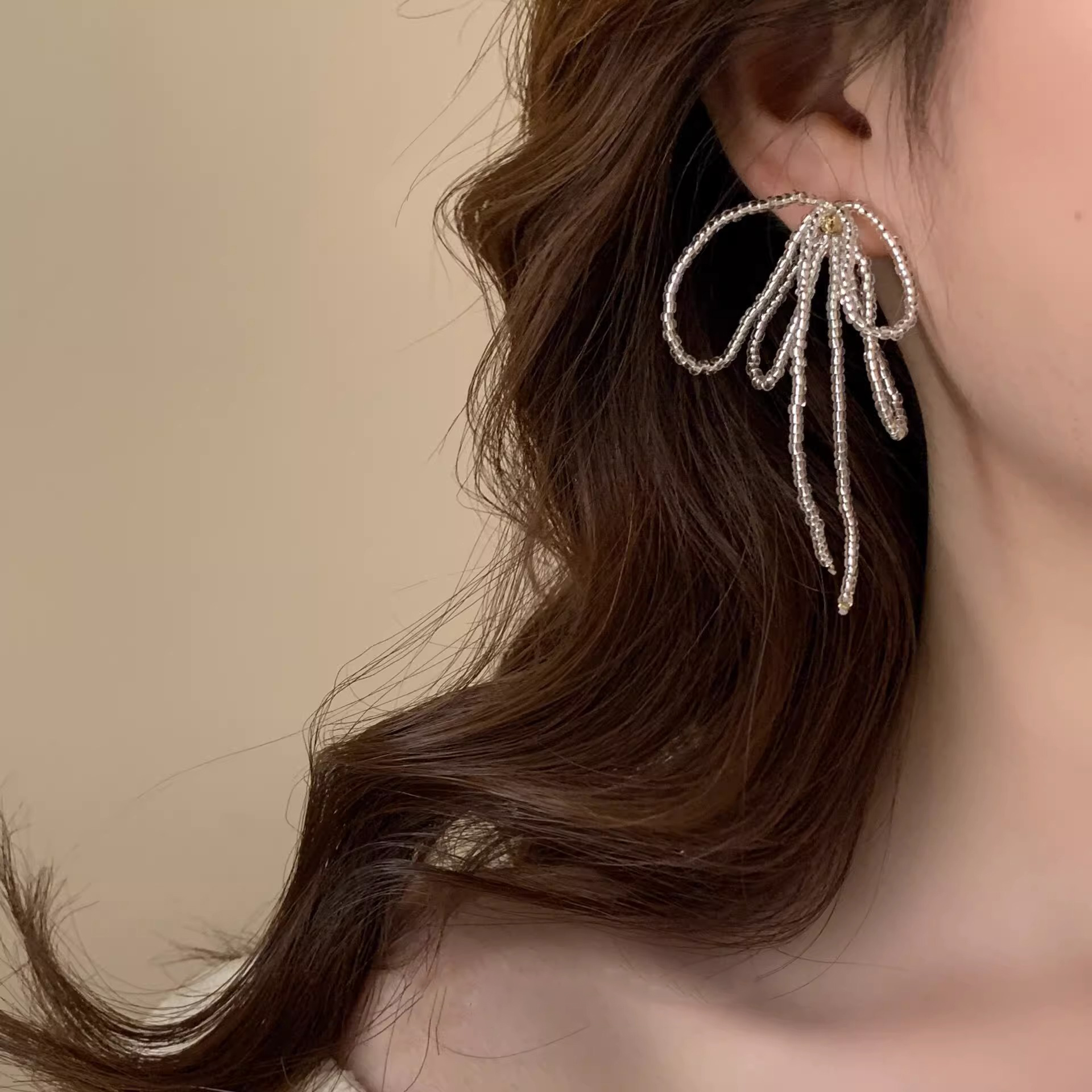 伊灿原创设计简约串珠蝴蝶结耳钉