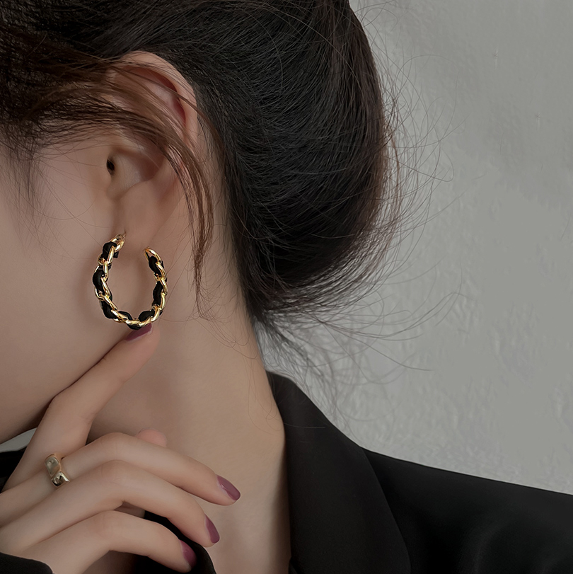 伊灿纯银黑色丝绒耳圈女