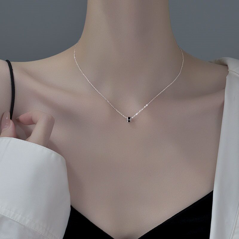 黑色小蛮腰项链女轻奢小众冷淡风锁骨链2026年新款设计感高级颈链
