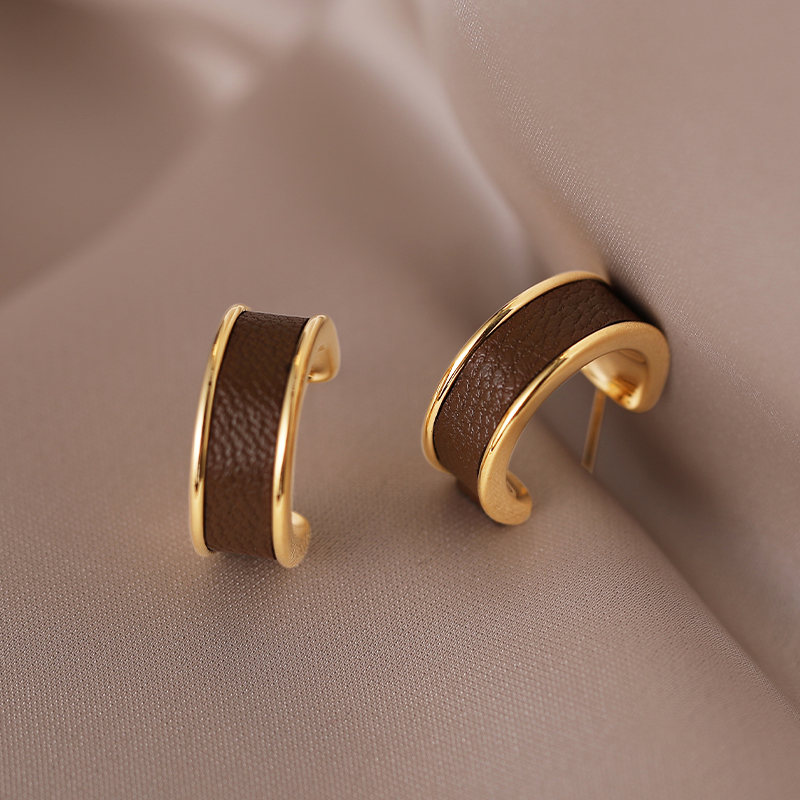 伊灿简约C型皮质耳环女百搭耳钉