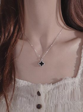 伊灿经典黑色四叶草项链女