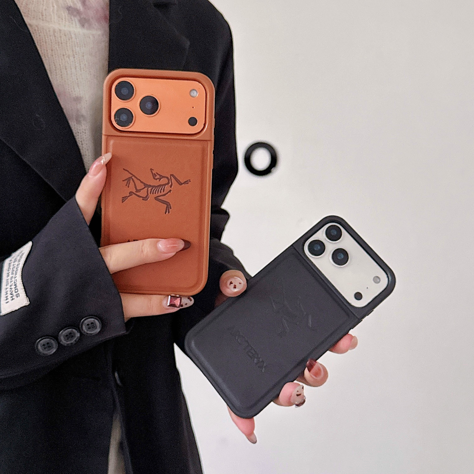 简约鸟标苹果17pro大视窗情侣壳