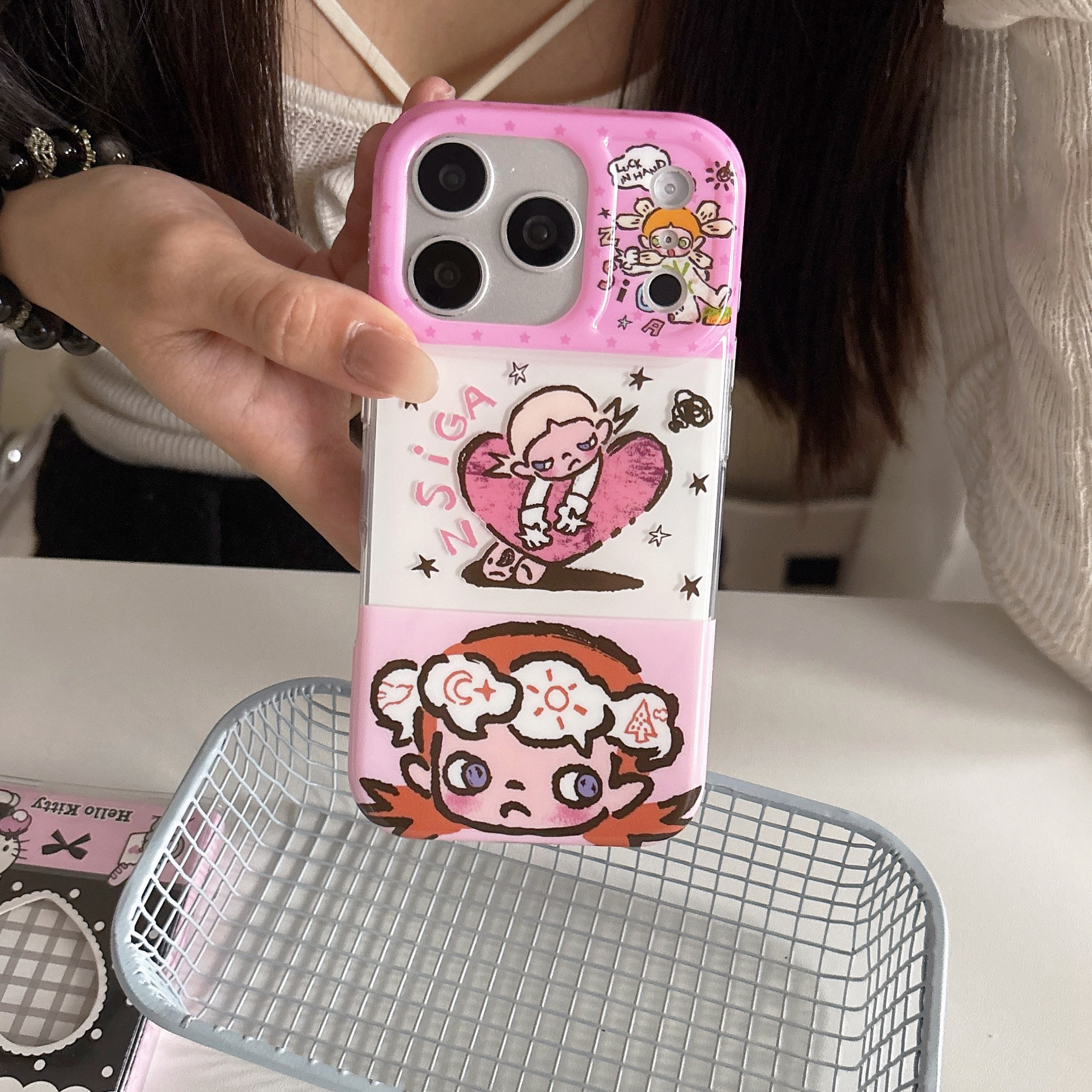 创意可爱爆炸马尾嘎子姐适用苹果17promax手机壳15全包透明按键半包镜头壳14/13个性粉色硅胶壳16防摔保护壳