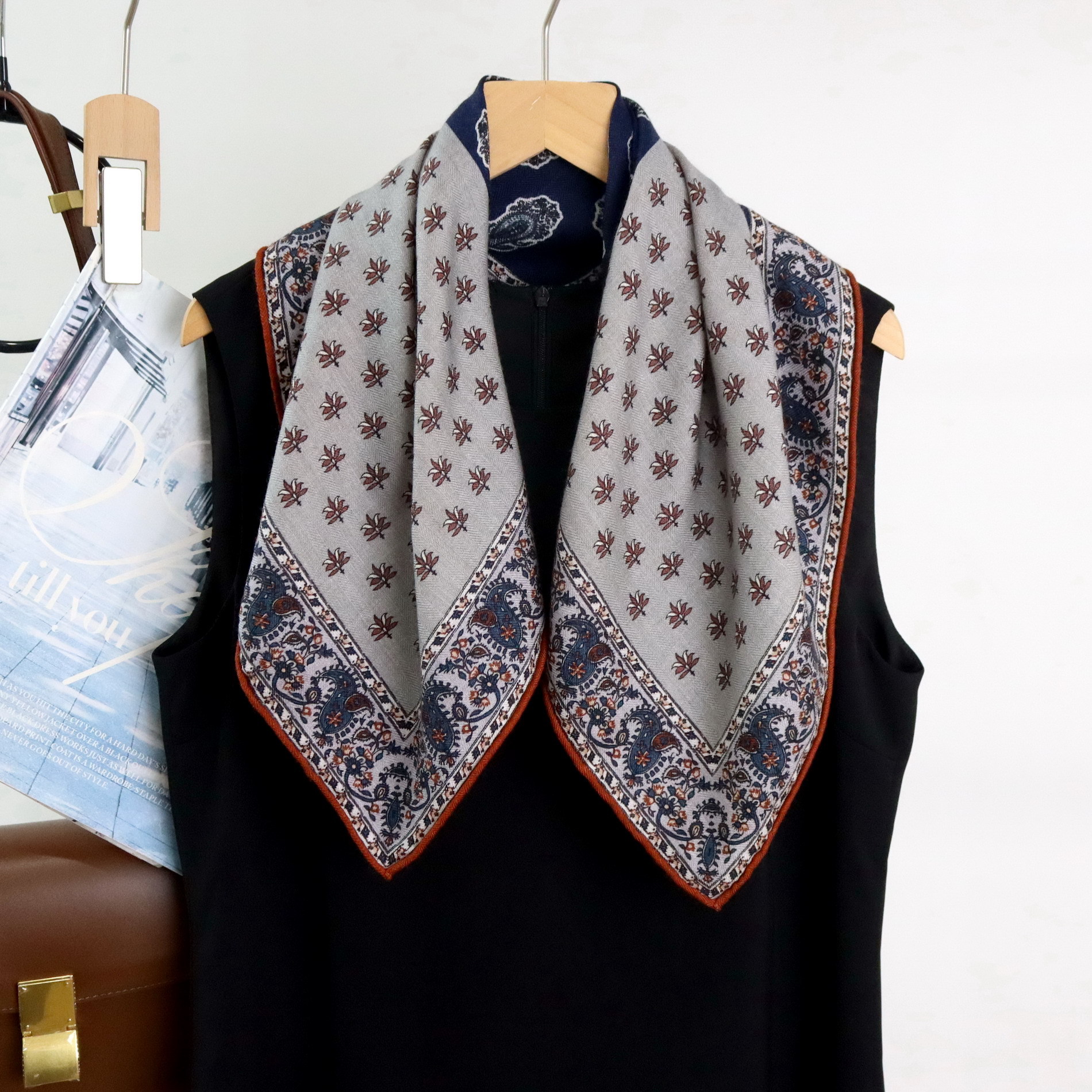 拼格腰果双面异色丝毛70大方巾羊毛披肩百搭真丝丝毛高档围巾