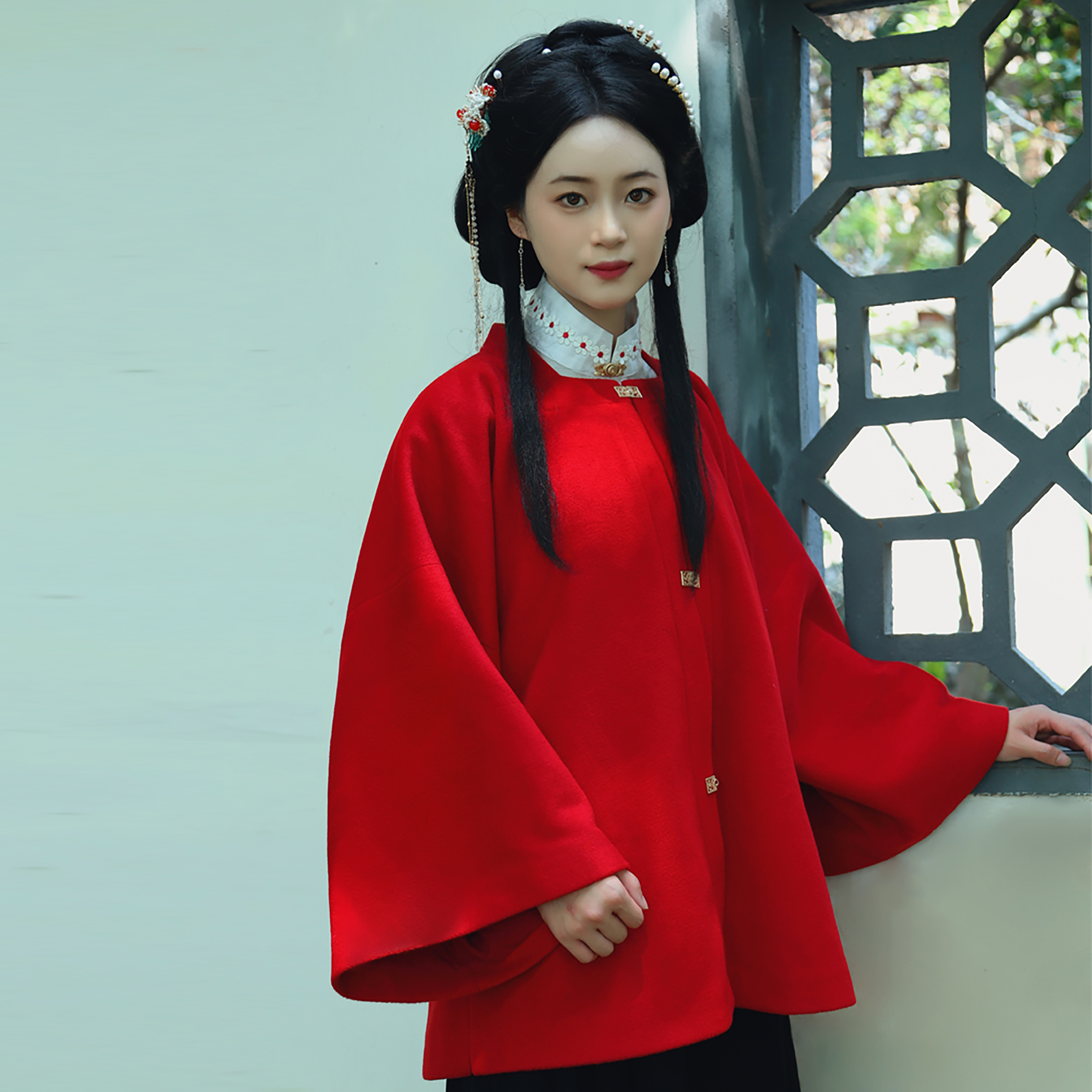 原创汉服毛呢外套方领半袖三件套