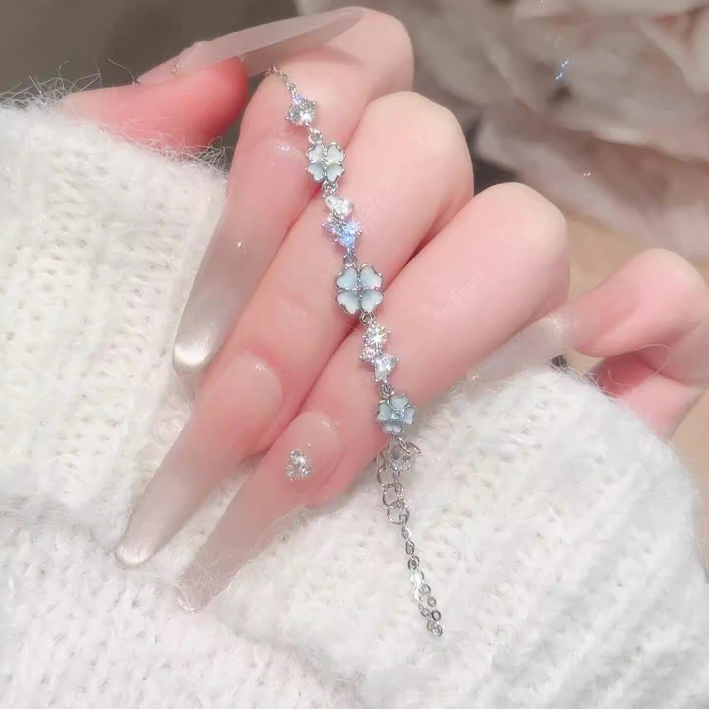 夜光四叶草手链女轻奢小众精致ins清冷高级感送女友闺蜜礼物手饰