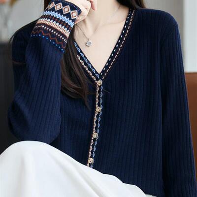 早秋V领显瘦针织打底衫女2025新款春秋洋气上衣大码女装秋冬毛衣