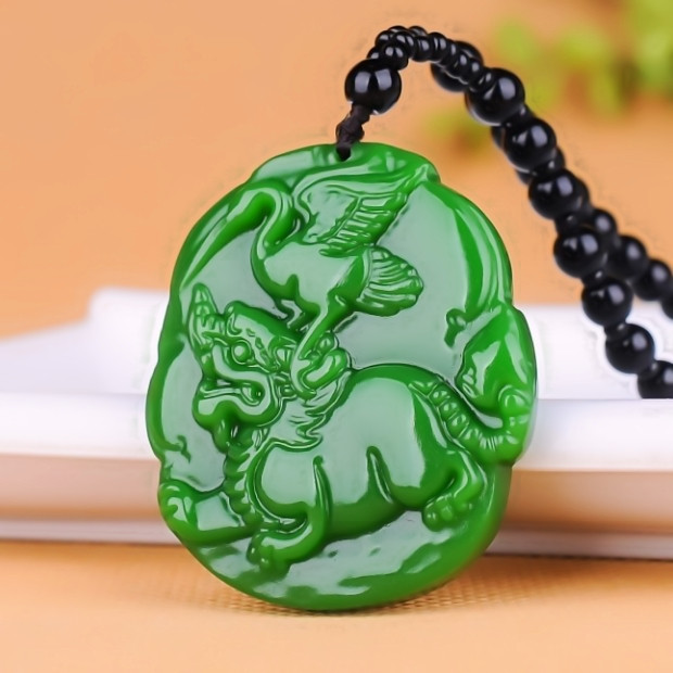天然新疆和田玉碧玉占鳌头吊坠菠菜绿玉石项链挂件事业兴旺玉佩