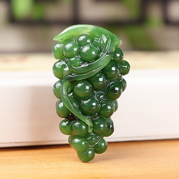 天然新疆和田玉碧玉葡萄吊坠硕果累累菠菜绿玉石项链挂件毛衣链