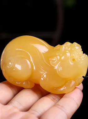 天然新疆和田玉黄玉籽料貔貅手把件招财神兽玉石挂件玉麒麟把玩件